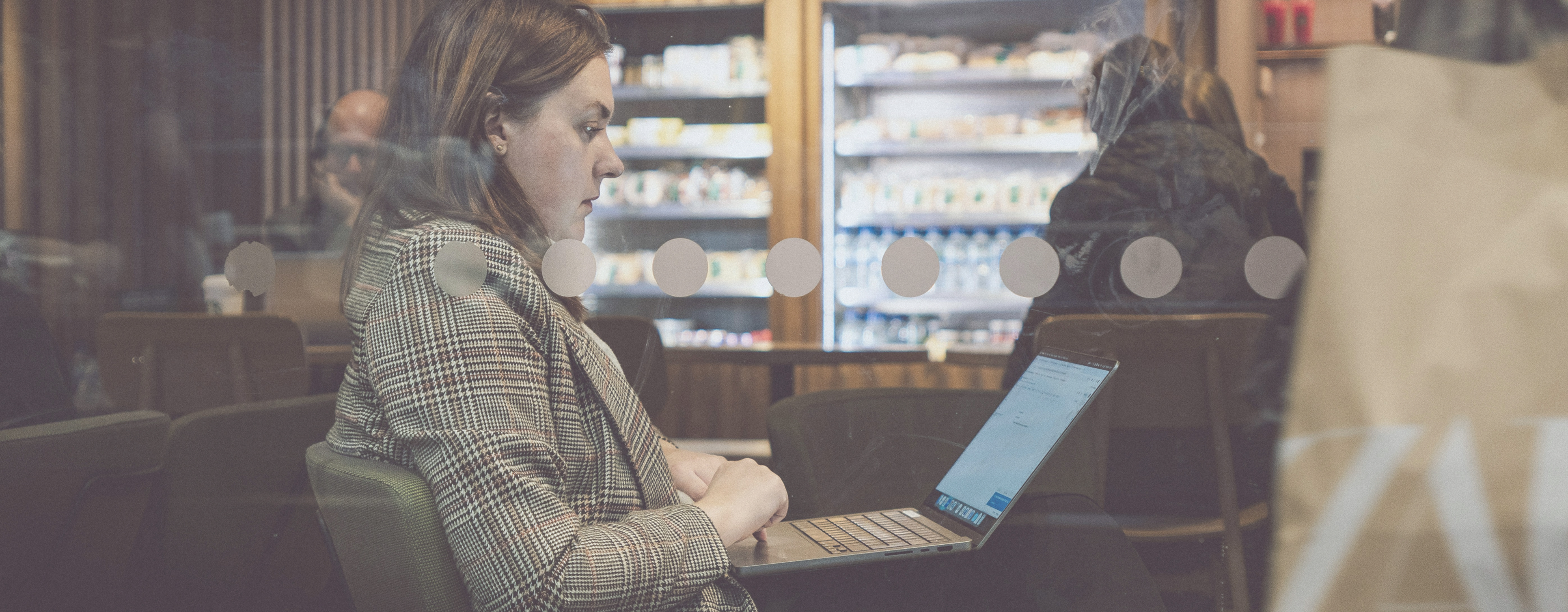 Frame 1984077855 (1)